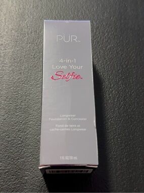 PÜR 4-in-1 Love Your Selfie Longwear Foundation & Concealer - Light Lavendar Box